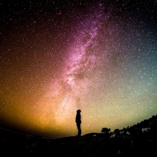 宇宙を見つめる自分